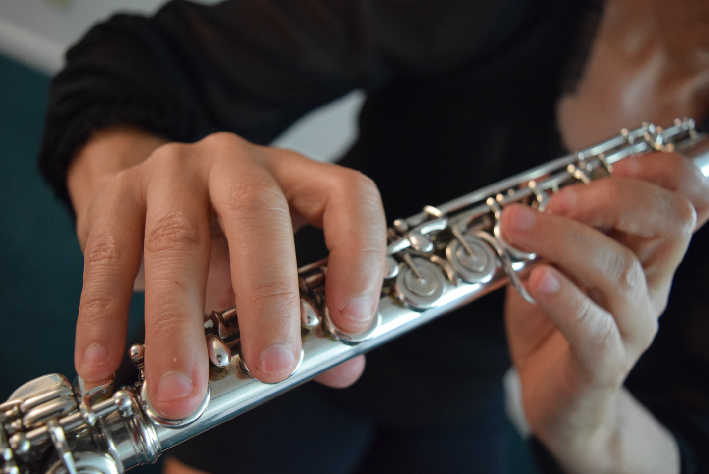 Two hands holding flute, Apothecuryous