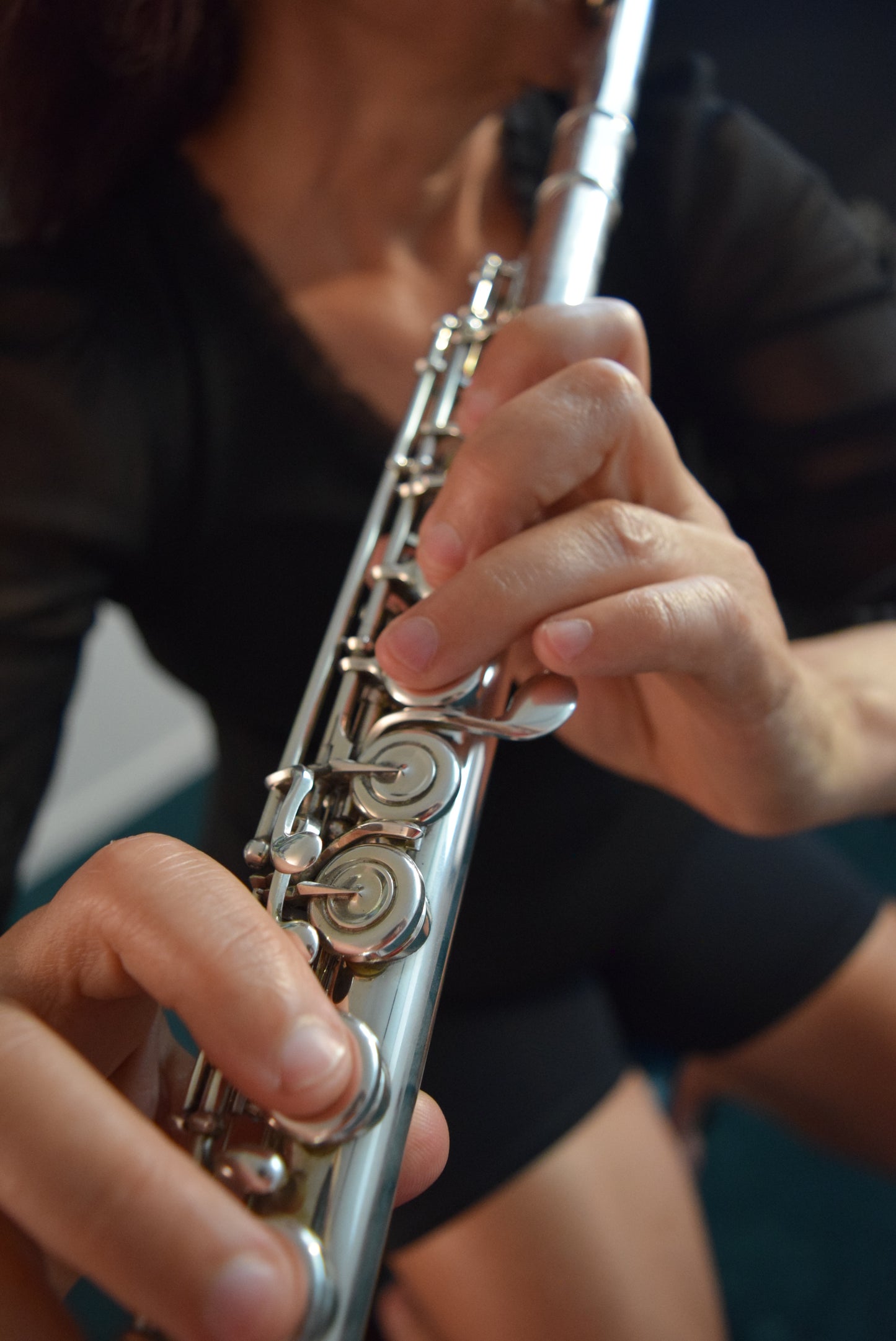 Hands holding flute, diagonal, Apothecuryous