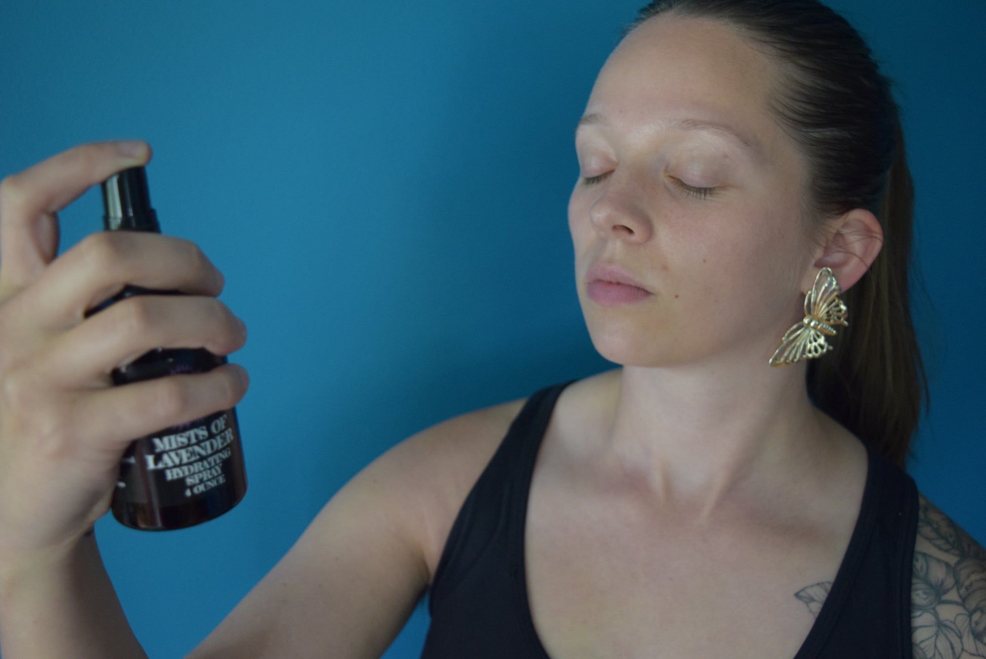 Using Mists of Lavender hydrating spray, Apothecuryous