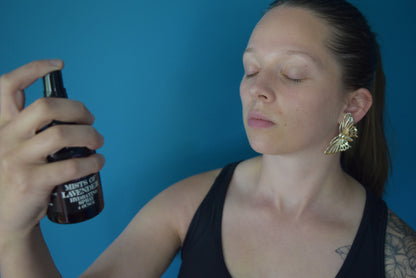 Using Mists of Lavender hydrating spray, Apothecuryous
