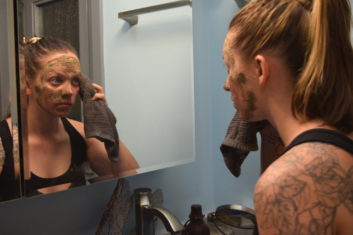 Removing Matcha & Mango mask with washcloth, Apothecuryous